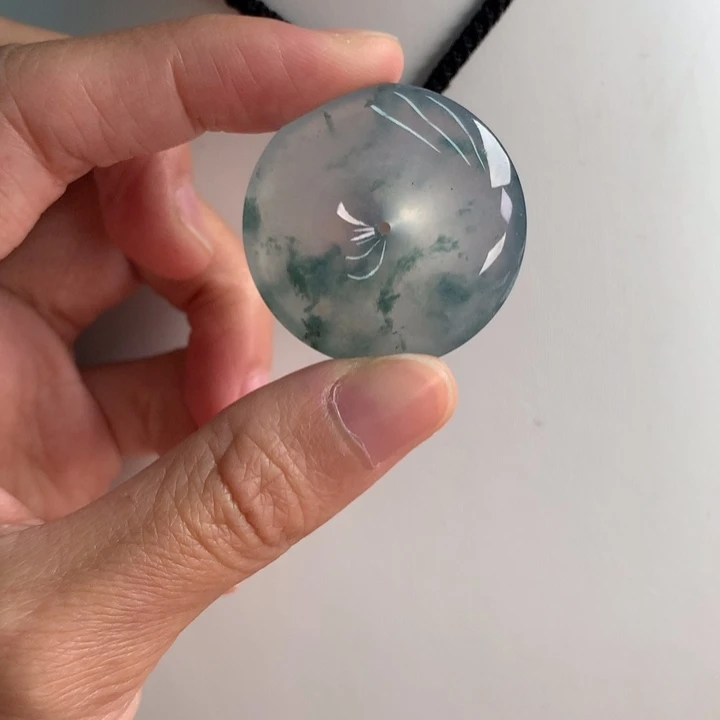 翡翠挂件未镶嵌….