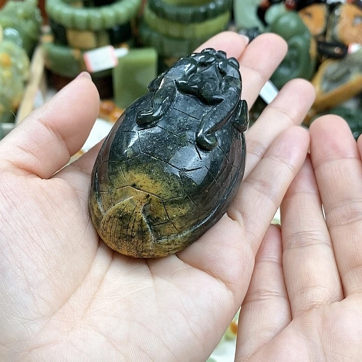 未镶嵌透闪石质玉把件