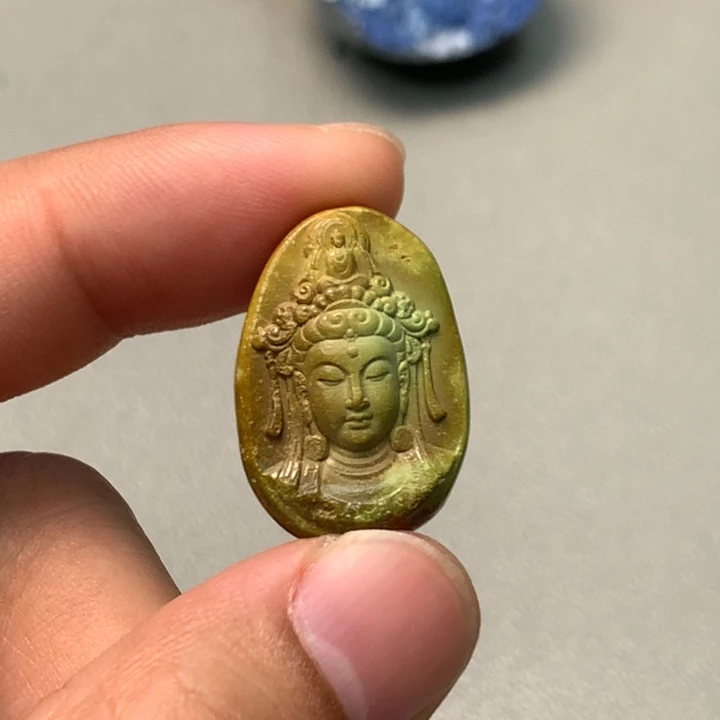 绿松石未镶嵌颈饰