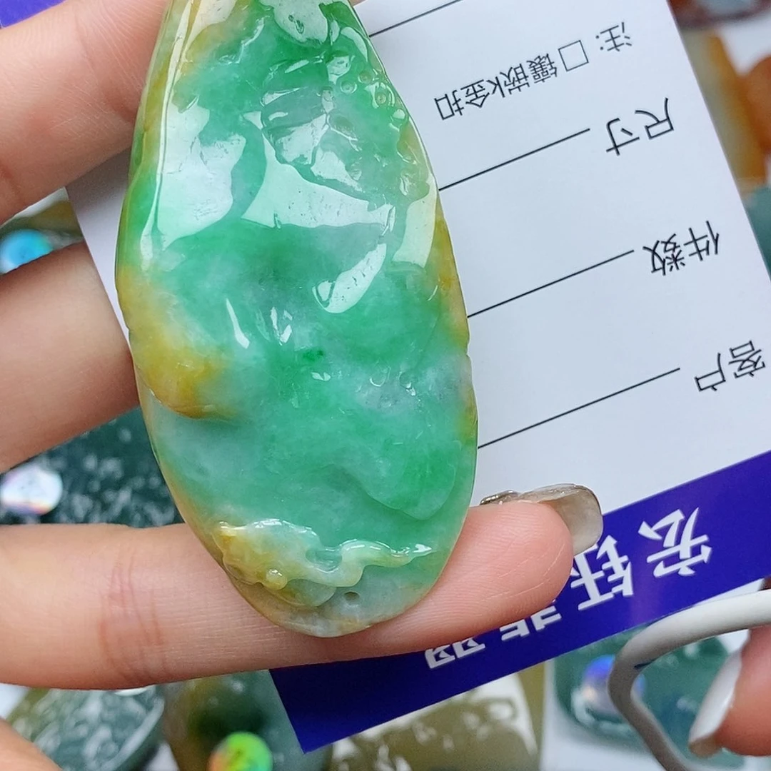 翡翠未镶嵌吊坠(不含链)虎*君
