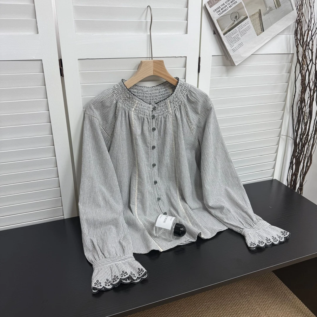 艺安【细节控】条纹镂空刺绣法式复古亚麻棉喇叭袖上衣衬衫