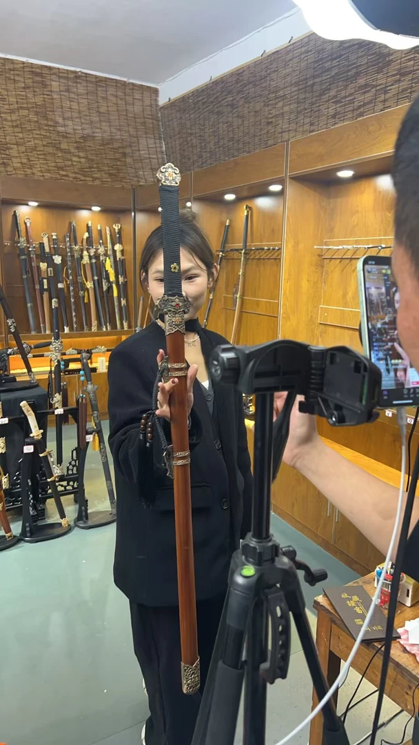 梅花百炼花纹钢唐横刀 -未开刃