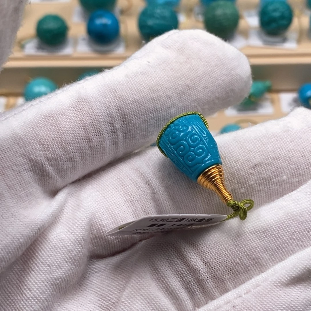 绿松石未镶嵌精品原矿高瓷绿松石