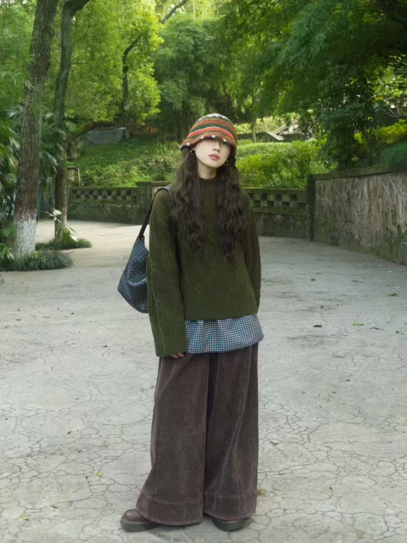 2026秋冬新款韩系复古绿色文艺绞花半高领毛衣灯芯绒阔腿裤两件套