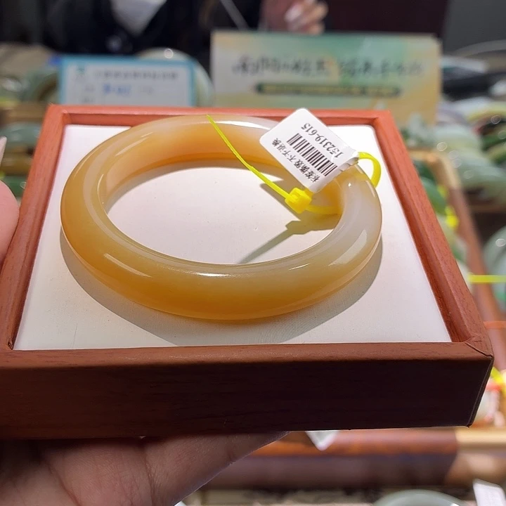 和田玉未镶嵌手镯糖包肉 56.3。42