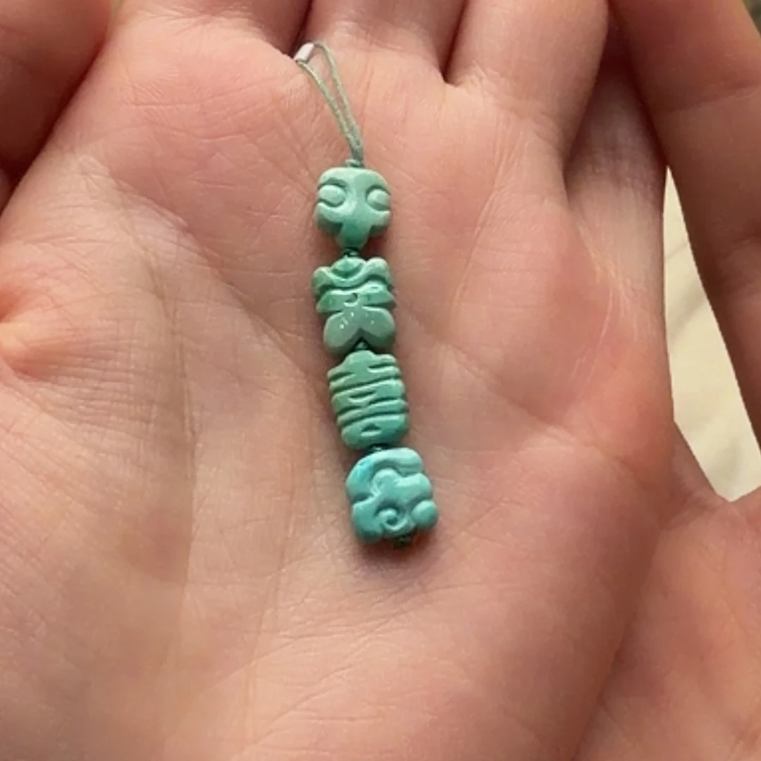 绿松石未镶嵌颈饰