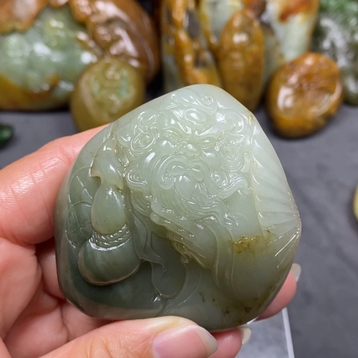 和田玉未镶嵌把件