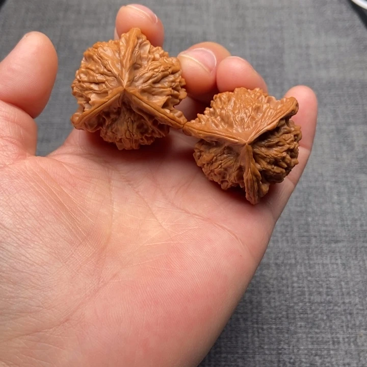 把件文玩核桃三棱38