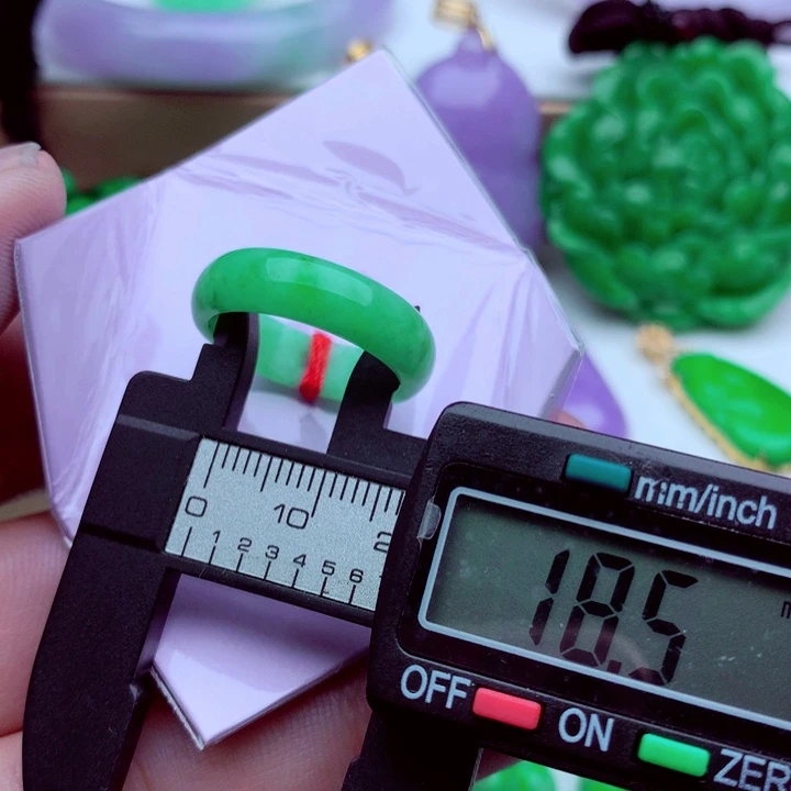 翡翠未镶嵌戒指戒指