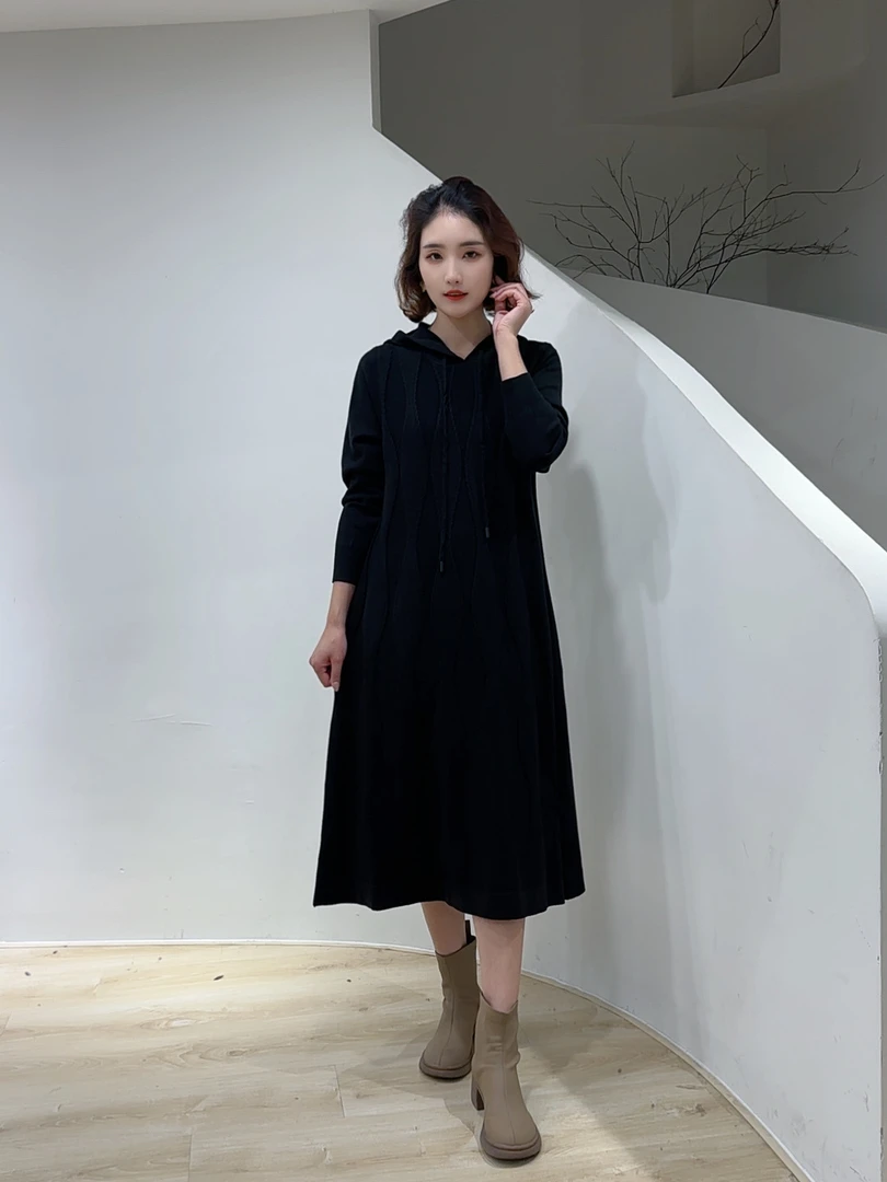 64 秋冬百搭显瘦针织连帽凌格纹连衣裙