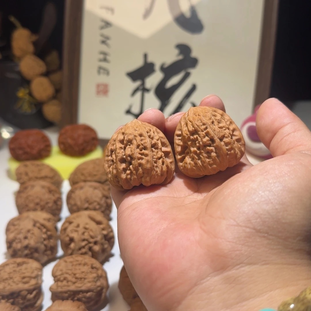 谭***盐文玩核桃吊坠40尺寸平谷凹底