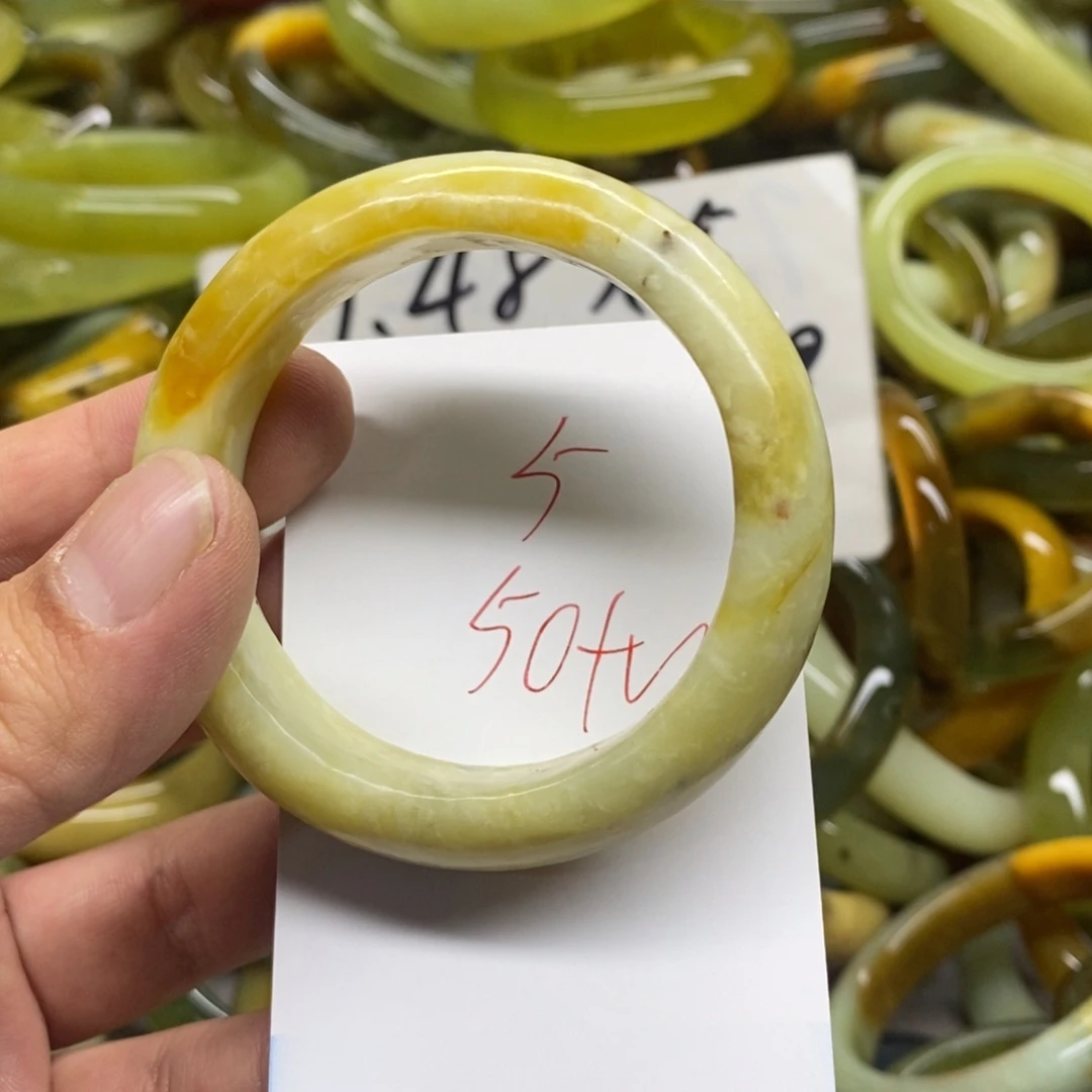 蛇纹石玉未镶嵌手镯