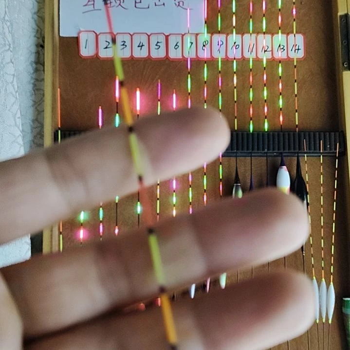 惜***缘茅草425的28长变色细尾1支