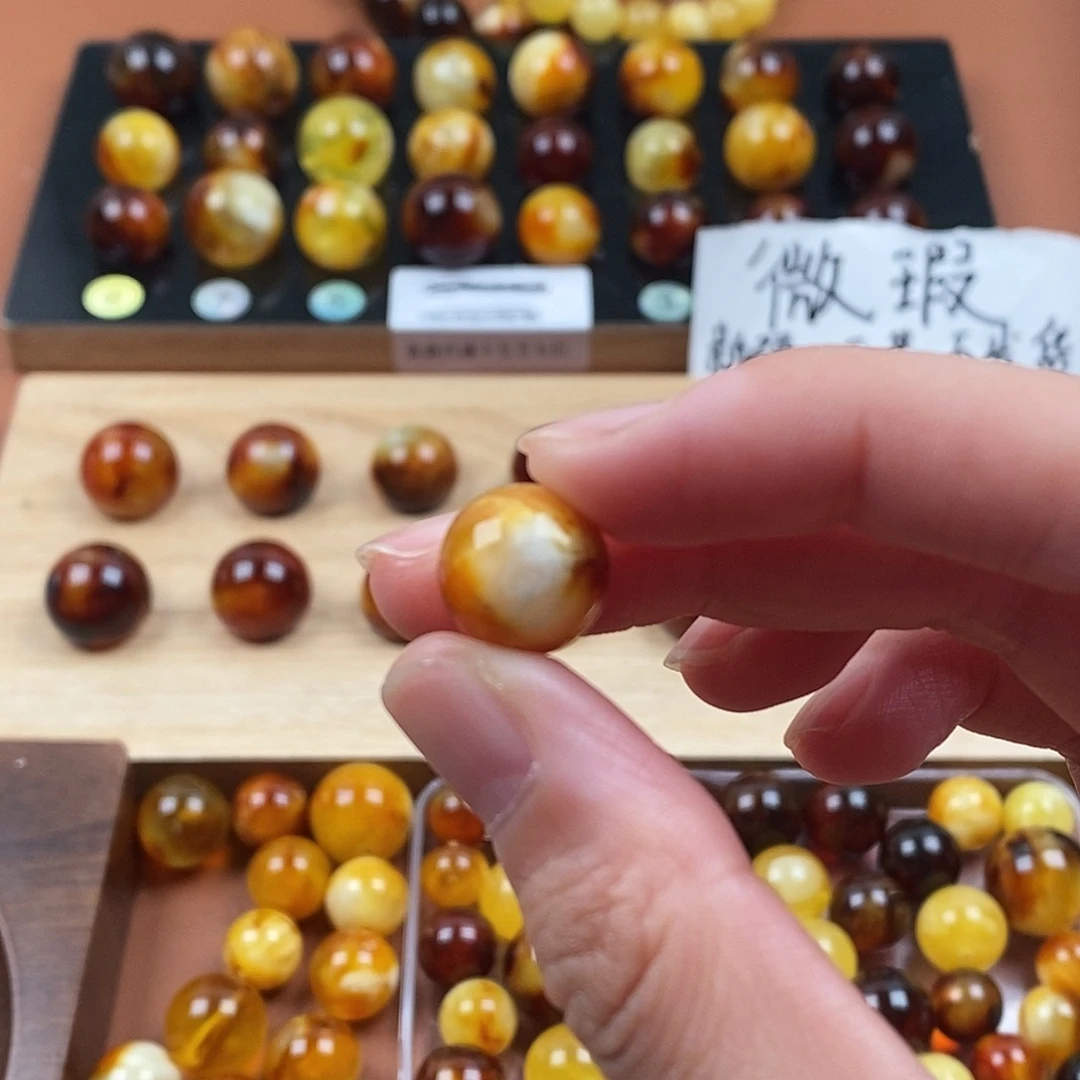 天***!琥珀未镶嵌裸石蜜蜡