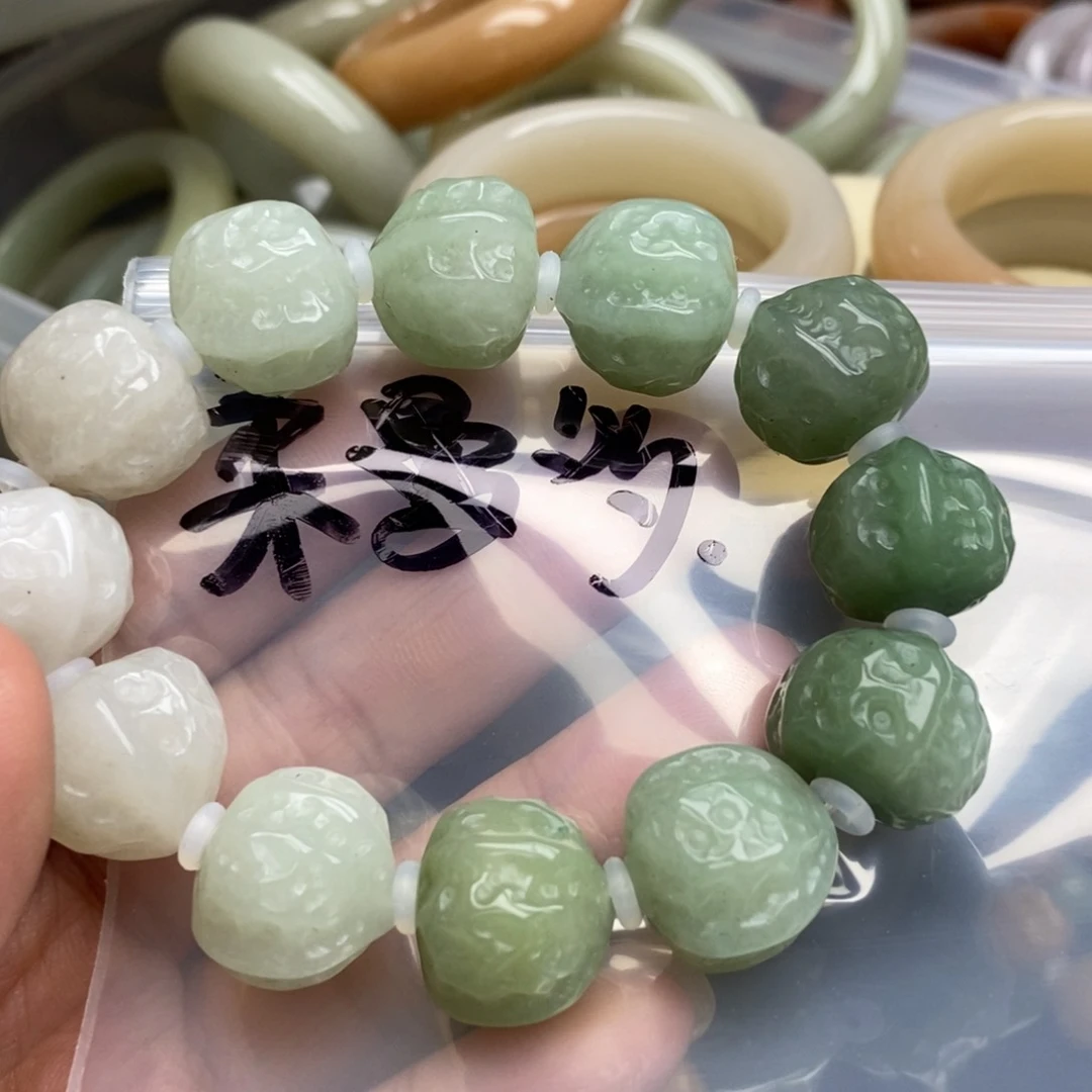 石英质玉手镯未镶嵌柔*多