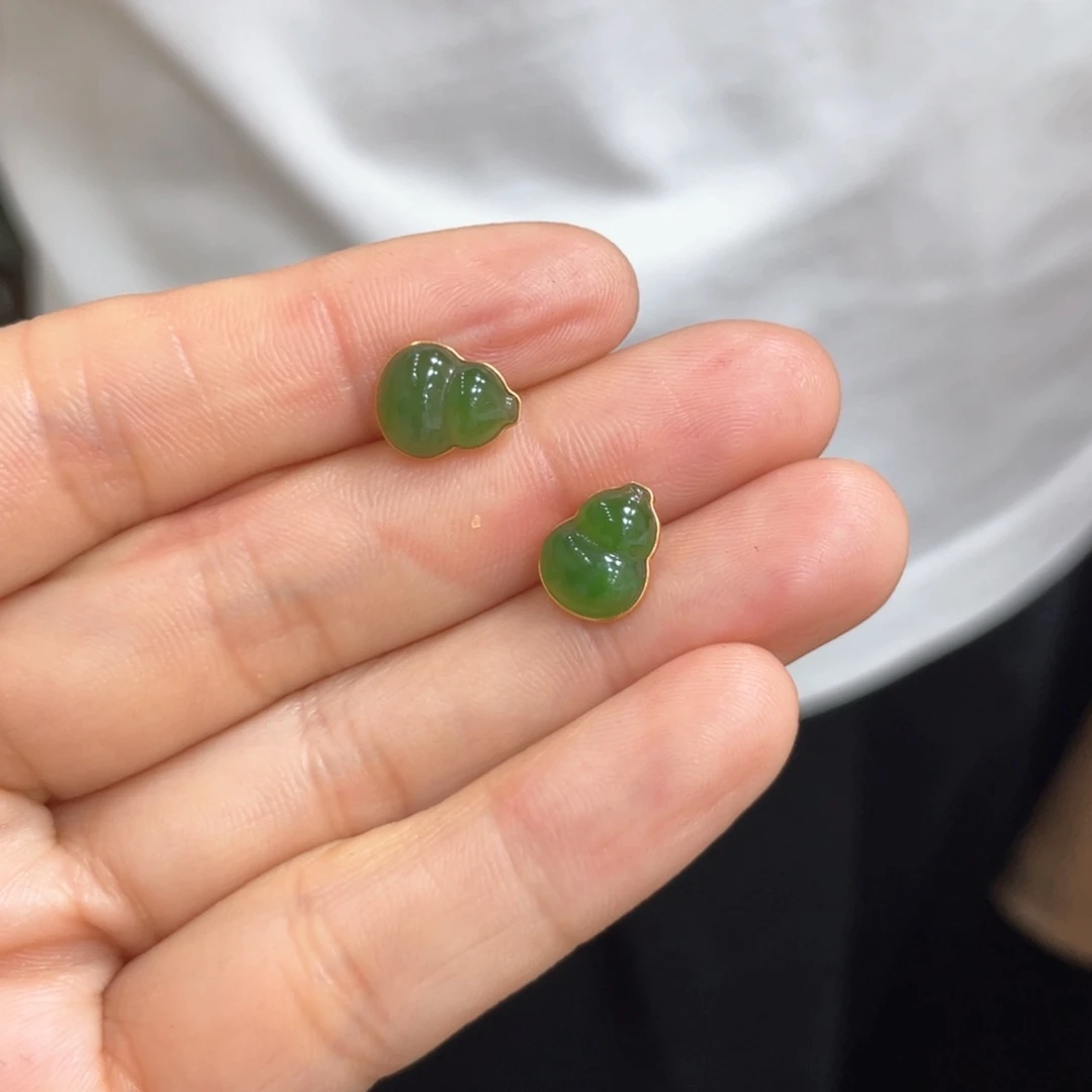 和田玉18K金镶嵌耳饰