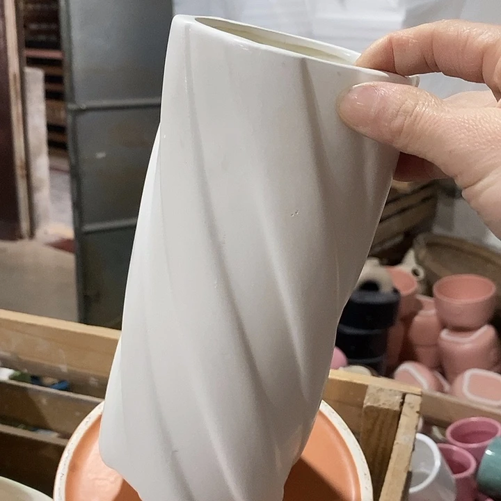 陶盆有孔 瑕疵针孔漏釉介意勿拍外口 9外高20