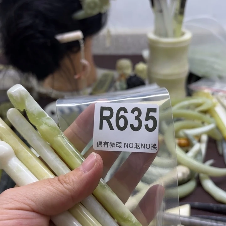 蛇纹石玉发饰合金小****生