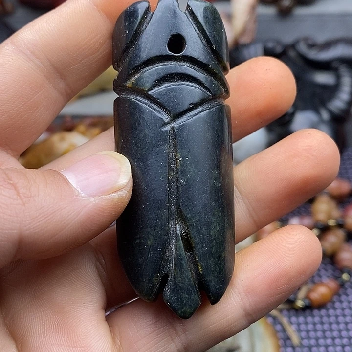 未镶嵌蛇纹石玉颈饰