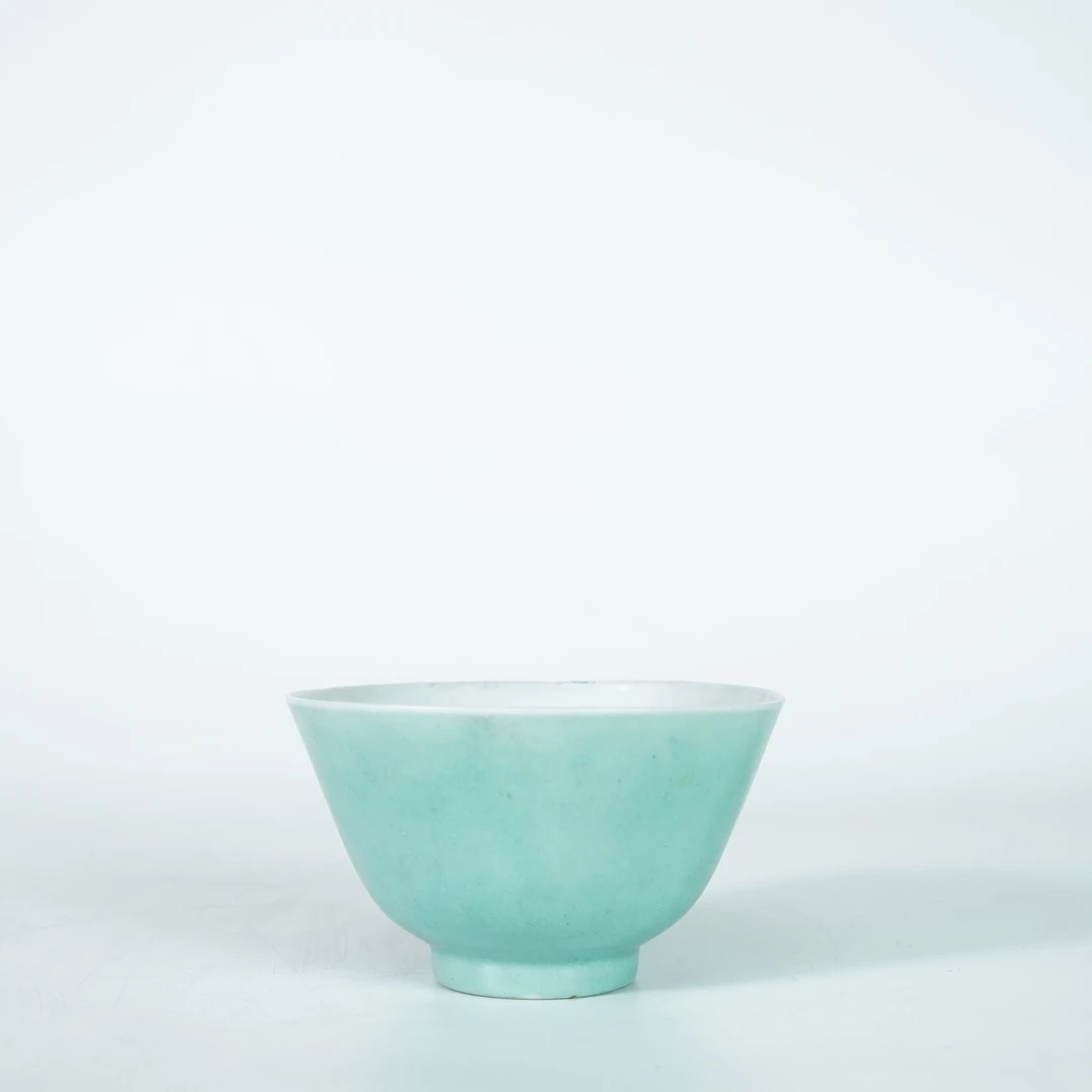 LABCJSO251224002【十竹斋】民国湖水绿釉压手杯