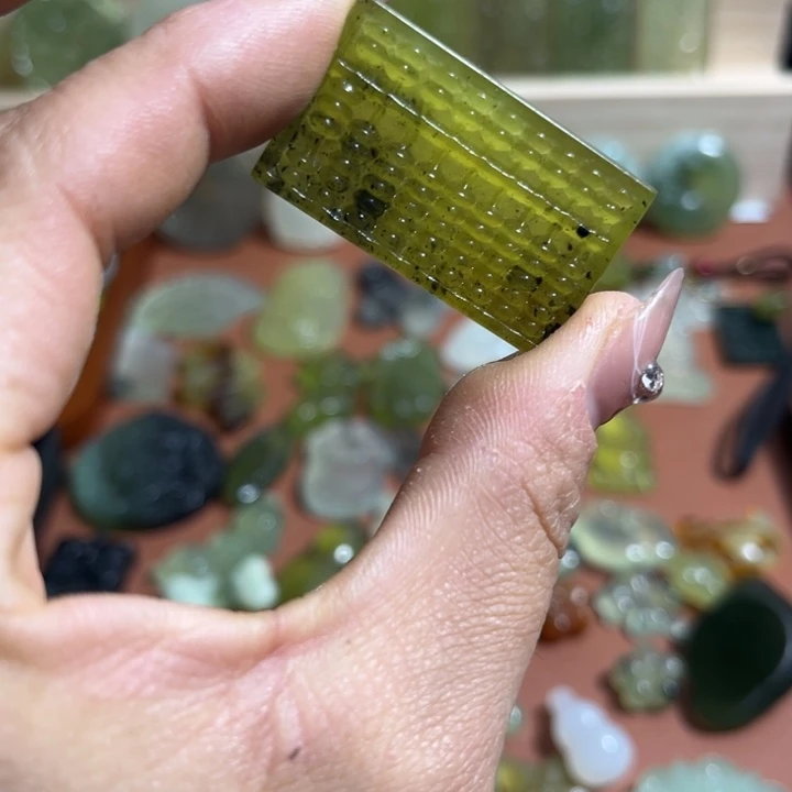 蛇纹石玉合金颈饰