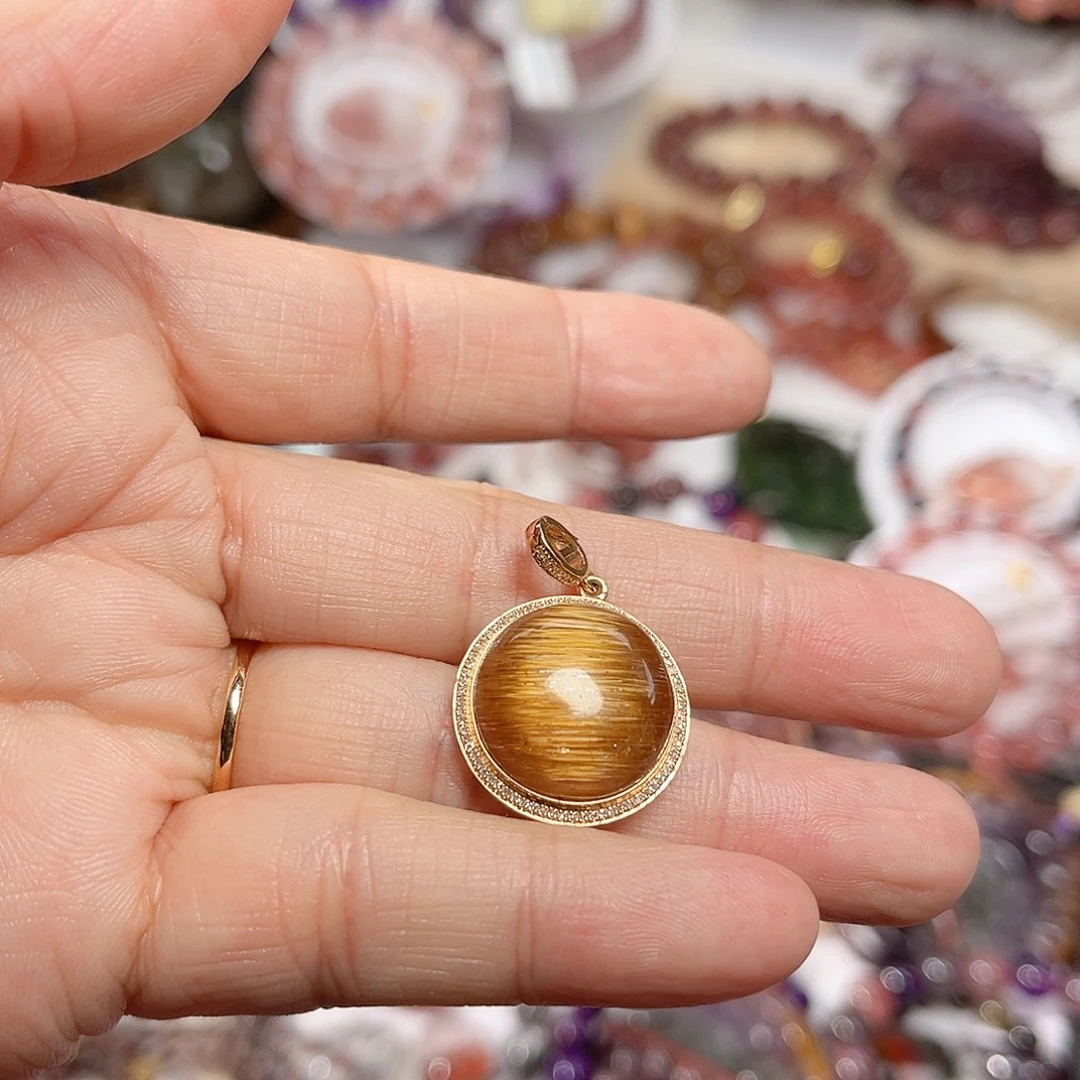 颈饰18K金镶嵌水晶多样性发一