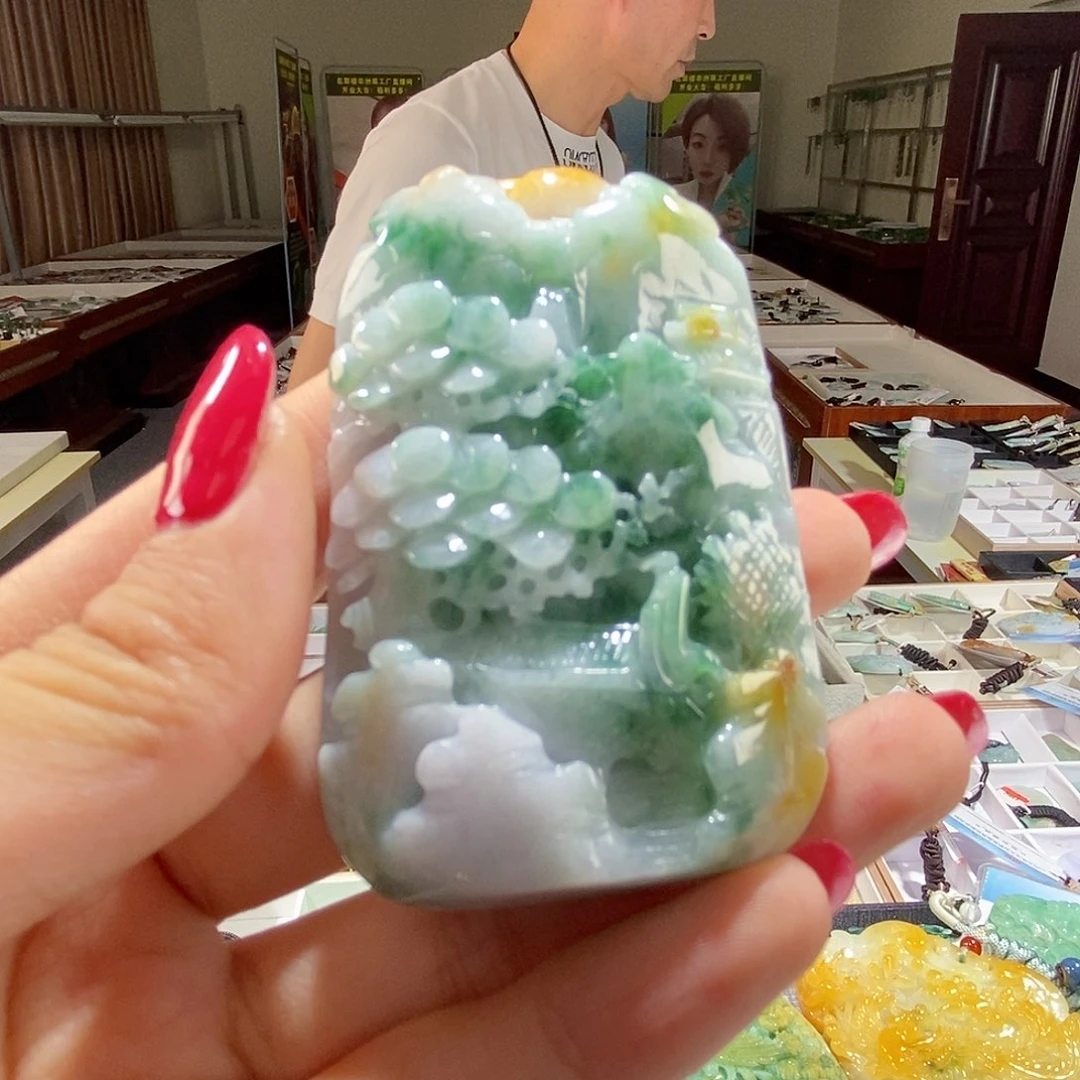 翡翠未镶嵌颈饰翡翠