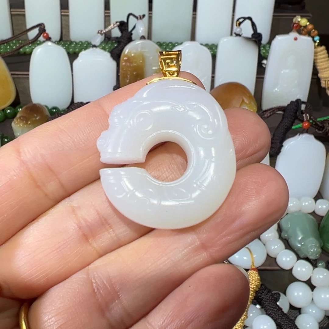 和田玉颈饰未镶嵌