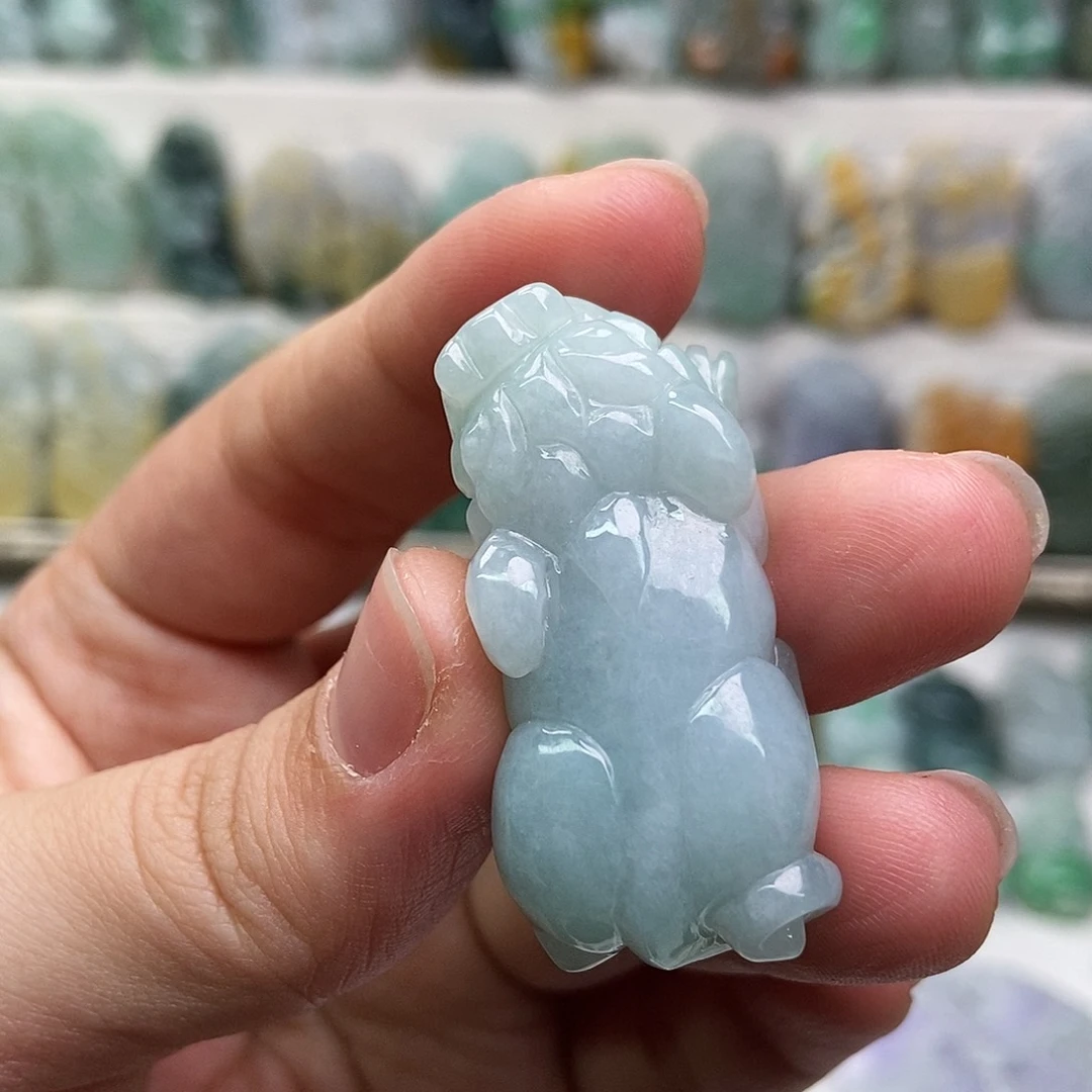 翡翠未镶嵌吊坠(赠链)