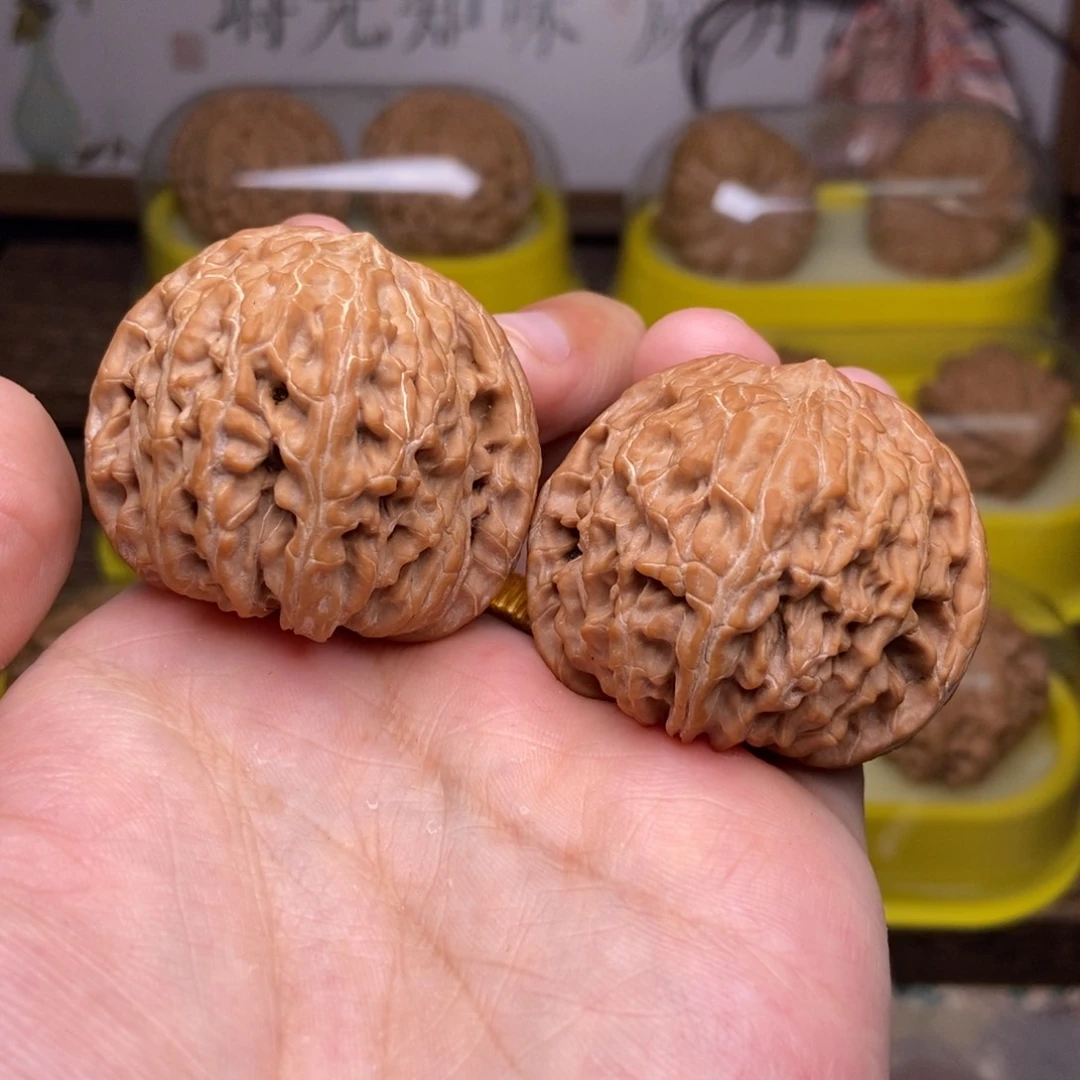 文玩核桃吊坠全品42尺磨盘红皮山地球1932