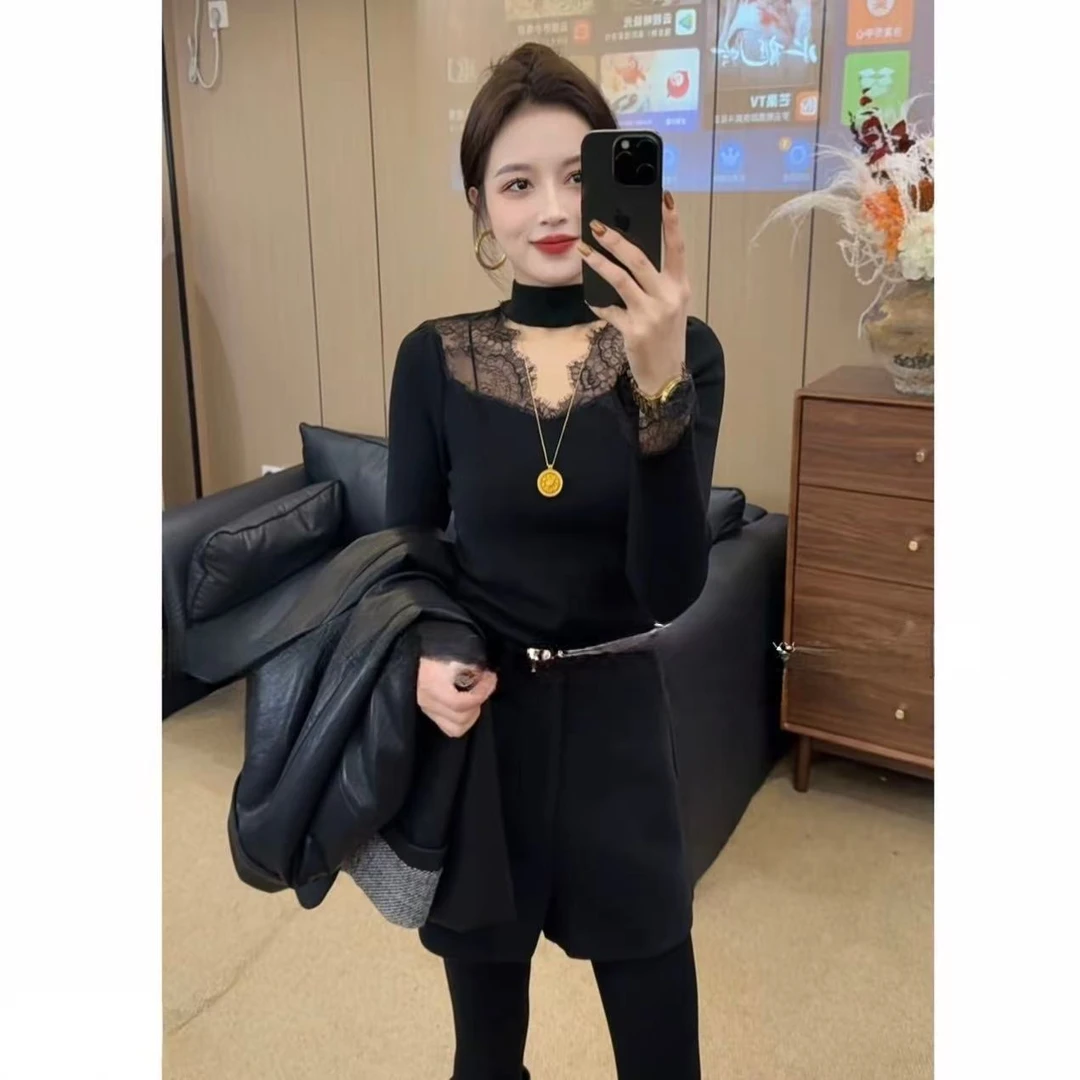 2025秋冬新款法式复古蕾丝拼接挂脖设计感内搭修身显瘦打底衫上衣