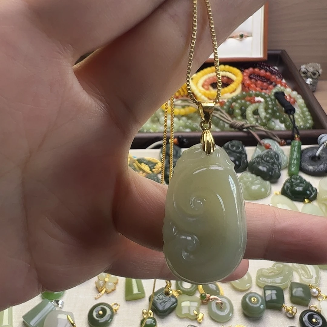 和田玉银S925镶嵌颈饰吊坠