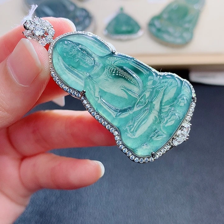 翡翠颈饰未镶嵌翡翠