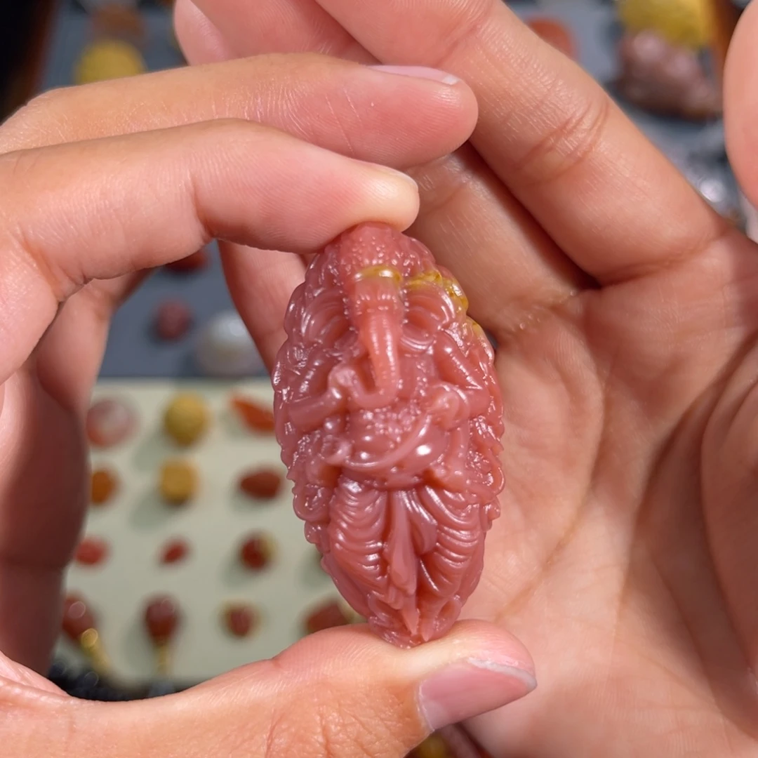 玛瑙/玉髓盐源象神46.9*25*26.4未镶嵌