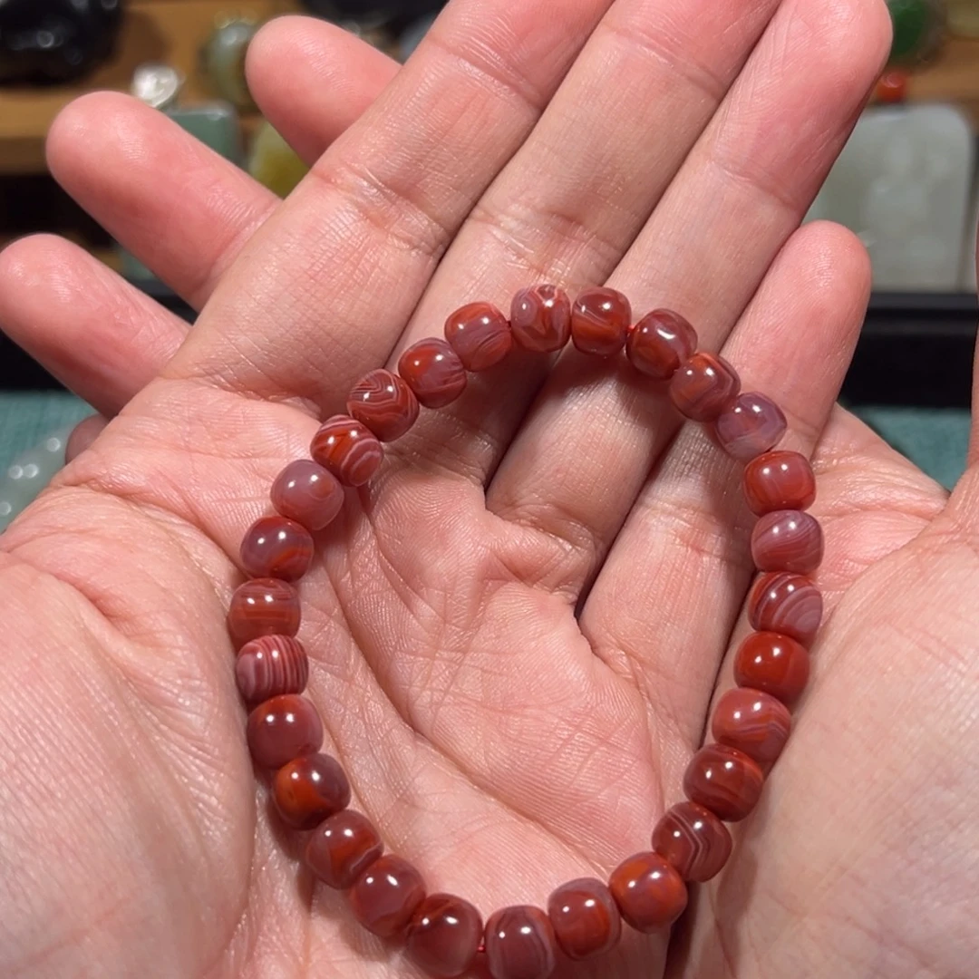 王***伟和田玉未镶嵌颈饰