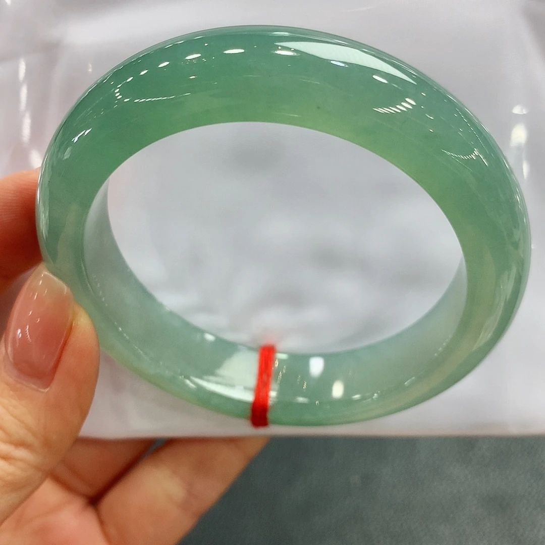 翡翠未镶嵌手镯55.8正圈两天鉴赏