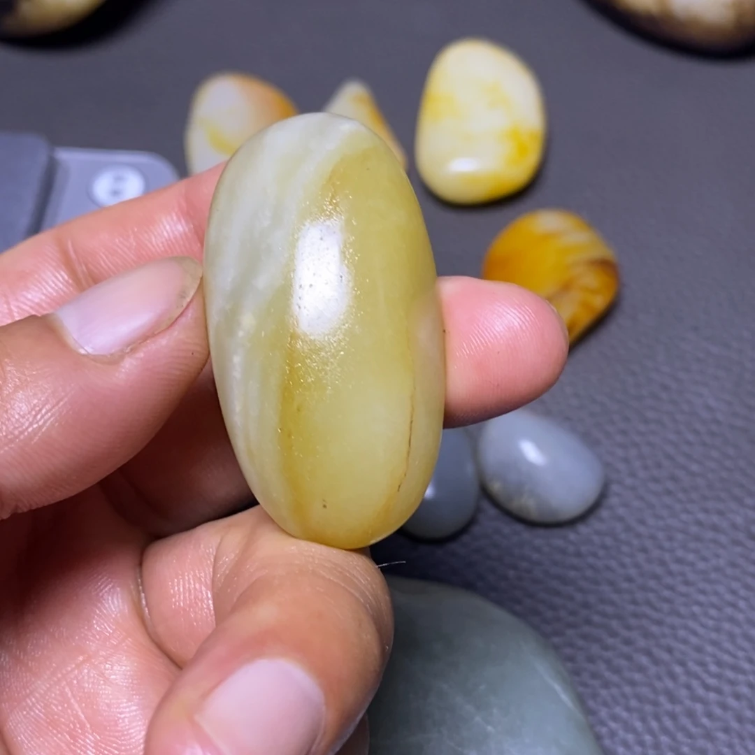 未镶嵌和田玉（糖玉）挂件