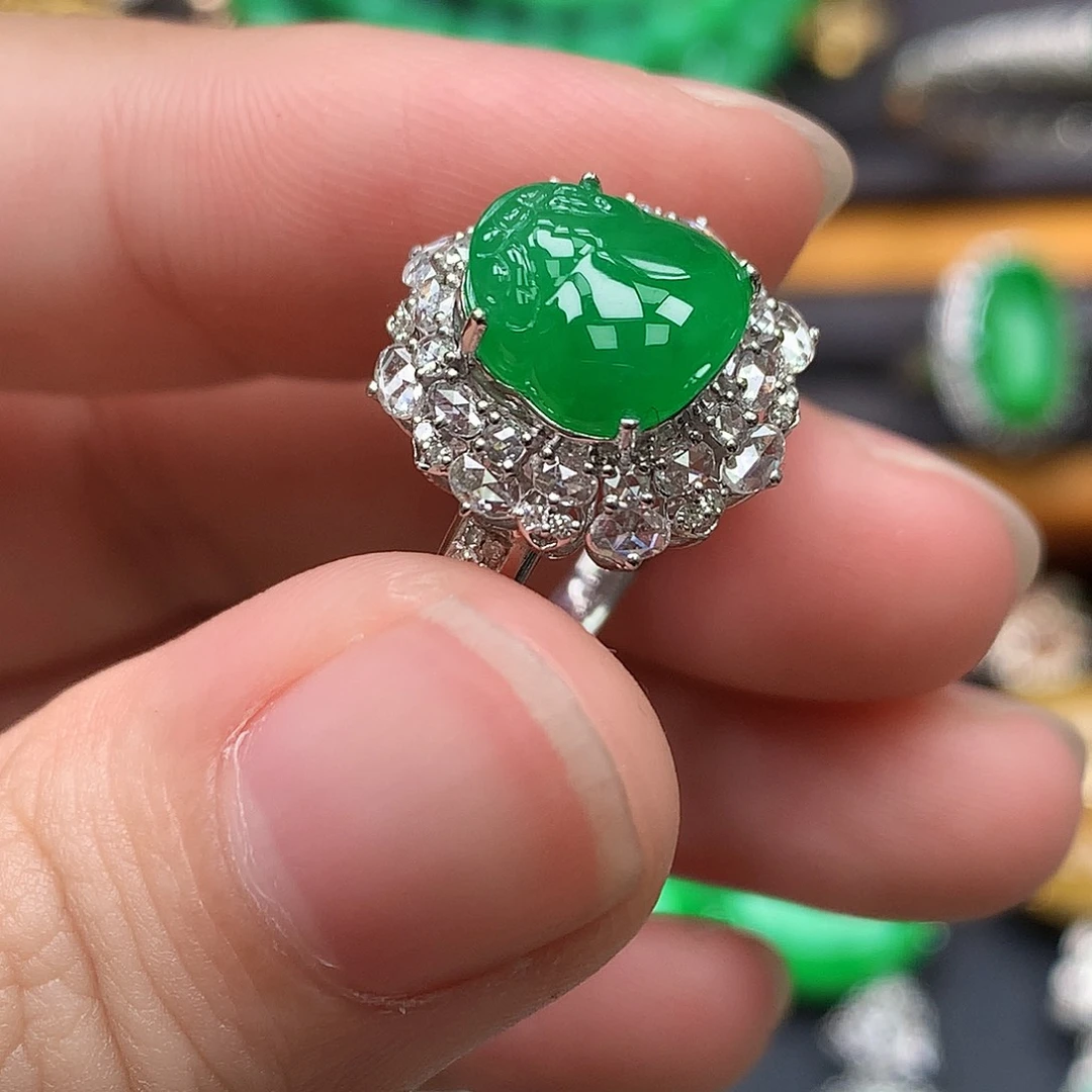 翡翠18K金镶嵌戒指