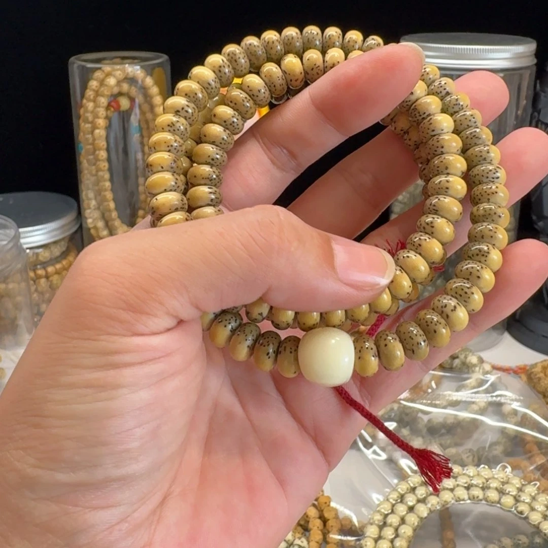 南***城星月菩提手串石玉绿包白泥鳅背