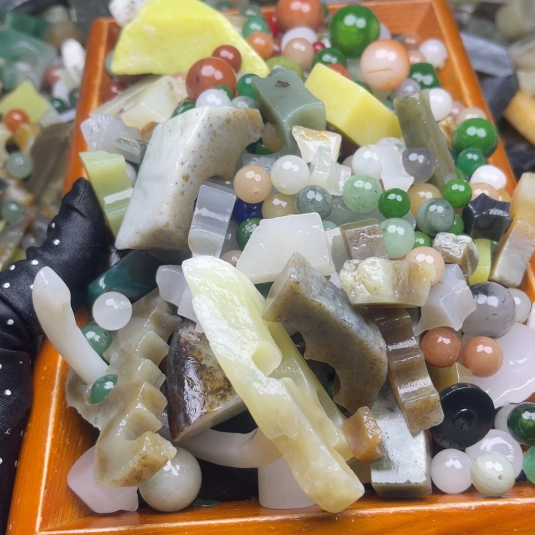 和田玉（糖玉）边角料未镶嵌开**好