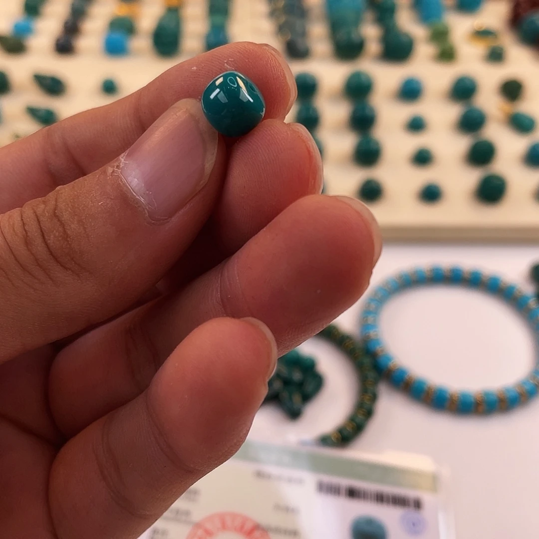 绿松石未镶嵌颈饰