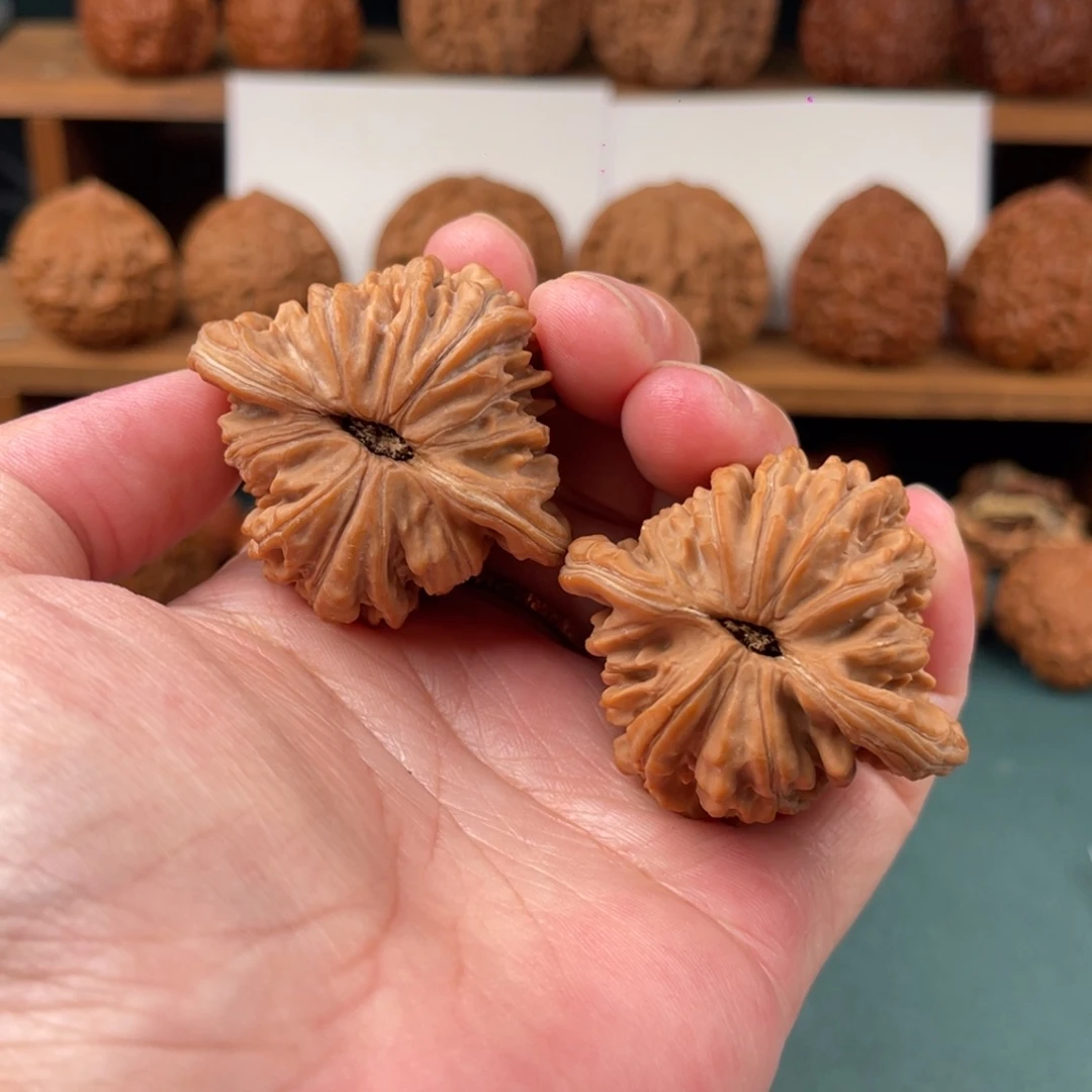 文玩核桃把件43.5尺平谷一代四座楼有碰