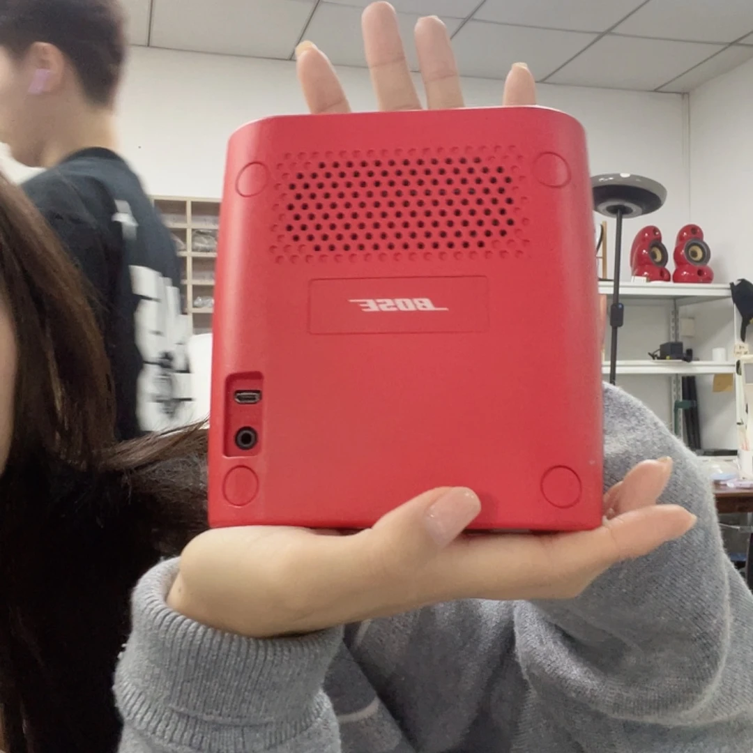 熙***熙蓝牙音箱红色支持aux