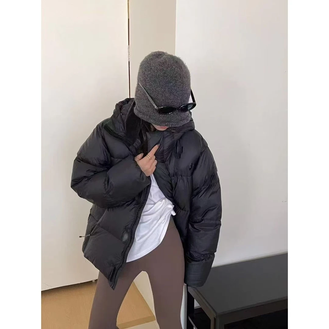 8835款-重工刺绣泡芙情侣款羽绒服