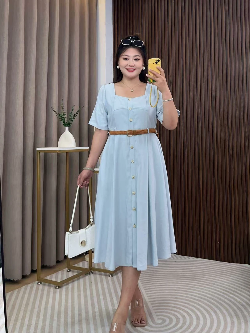 【小鱼专属】大码女装2025年夏季新款胖MM法式方领排扣连衣裙-8972