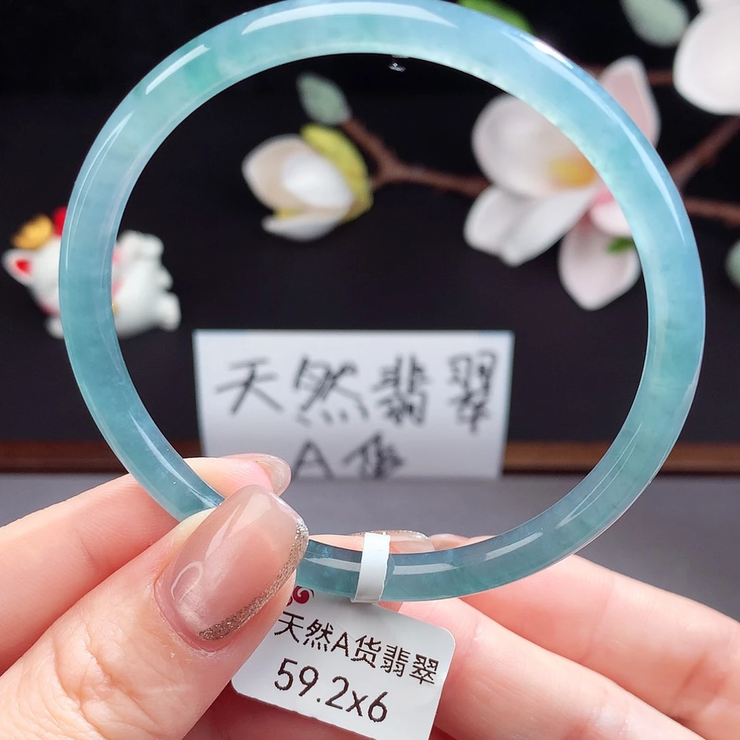 翡翠手镯（圆镯）未镶嵌