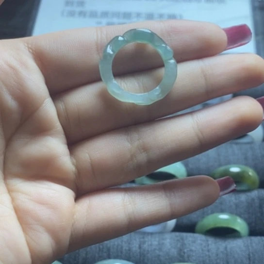 定制翡翠未镶嵌戒指
