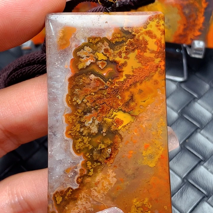 玛瑙/玉髓颈饰足银镀金镶嵌白**哥