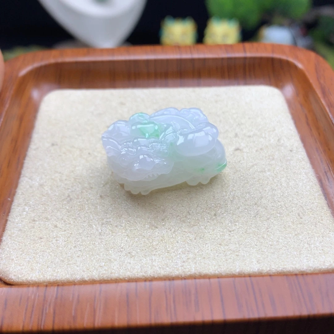 翡翠未镶嵌颈饰27