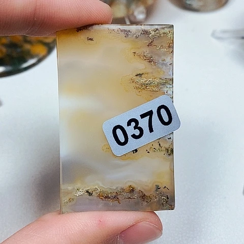 玛瑙/玉髓颈饰未镶嵌白*河